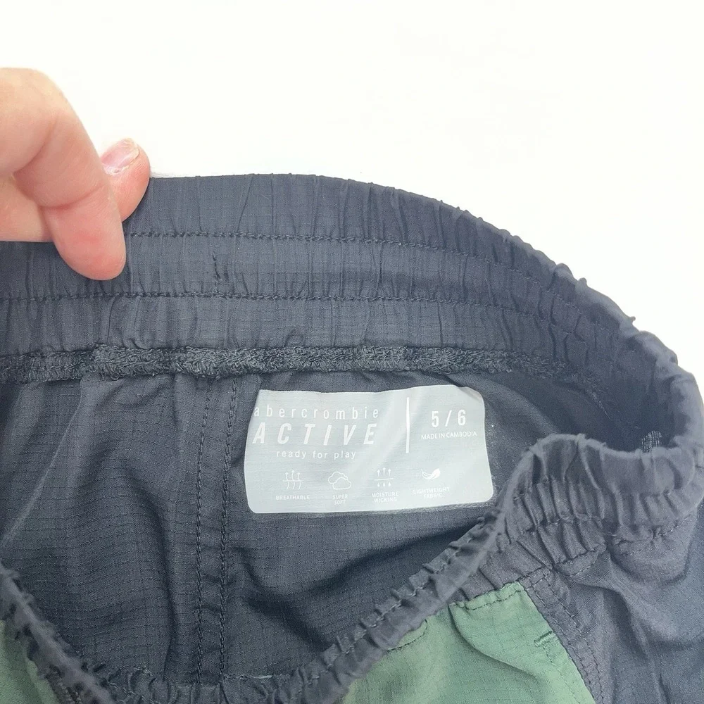 Abercrombie Kids Active Shorts Boys 5/6 Green Black Fitness Running Outdoors